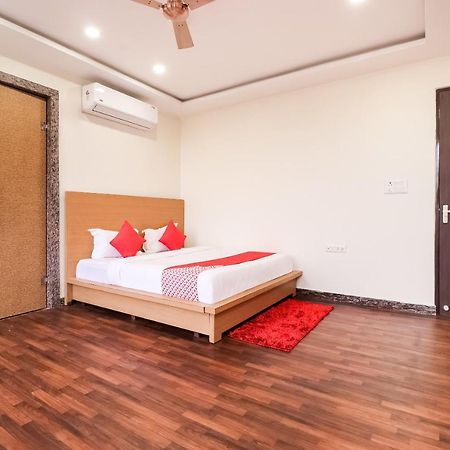 Oyo 61050 S S K Continental Hotel Juhi Bari Luaran gambar