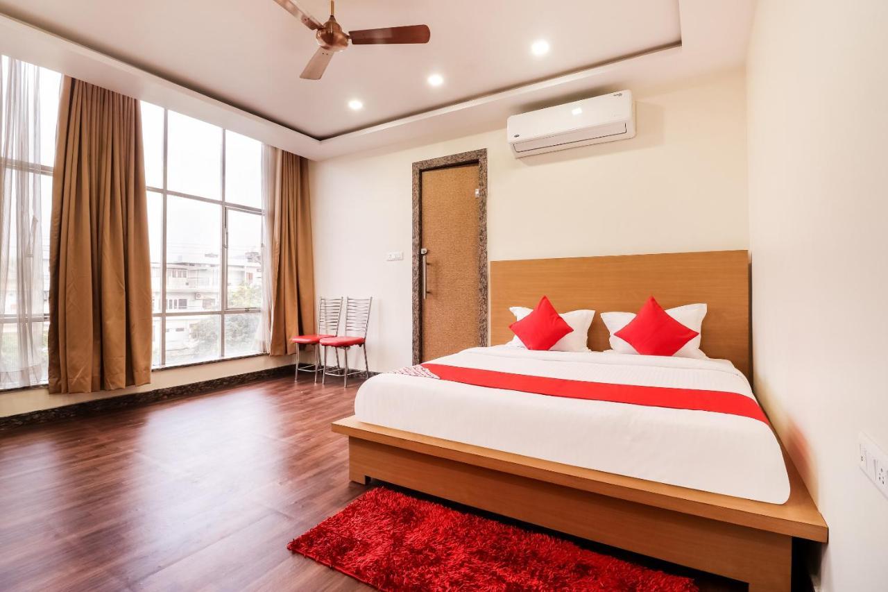Oyo 61050 S S K Continental Hotel Juhi Bari Luaran gambar