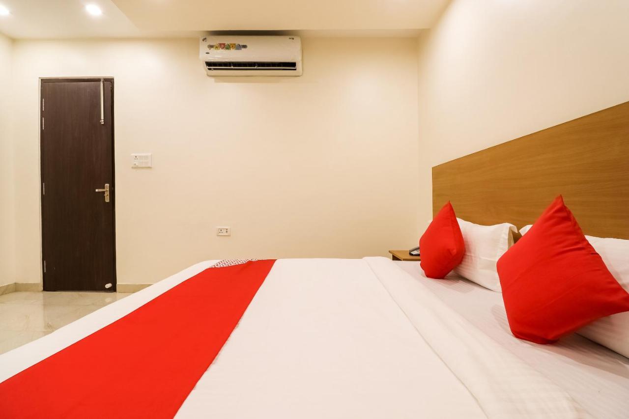 Oyo 61050 S S K Continental Hotel Juhi Bari Luaran gambar
