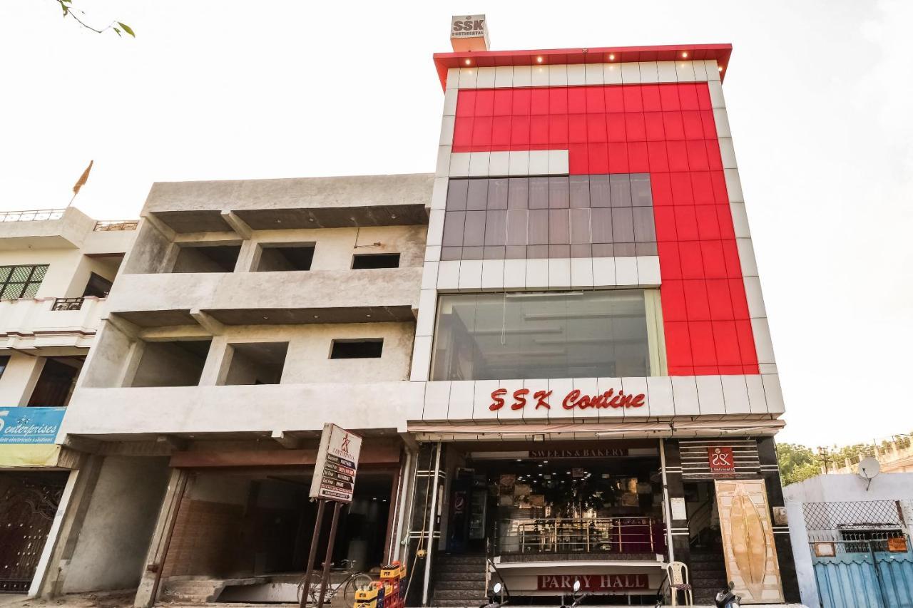 Oyo 61050 S S K Continental Hotel Juhi Bari Luaran gambar
